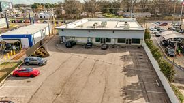 4938 Poplar Ave