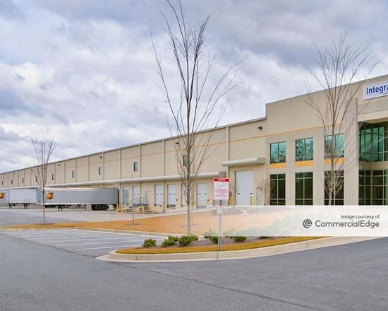 Bluegrass Distribution Center I & II - 7300 Oakley Industrial Blvd, Union  City, GA | industrial Building