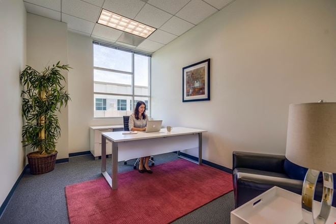 Barrister Executive Suites - Summit at Valencia