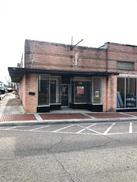 201 Church Street - Andalusia AL - Available Storefront Retail Highly Desired area. - Andalusia
