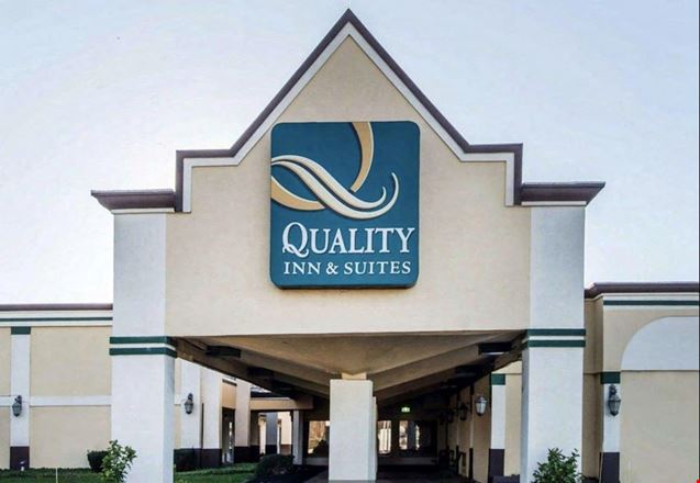 AUCTION: Quality Inn & EconoLodge | 202 Rooms | 14.58 AC | Erie PA