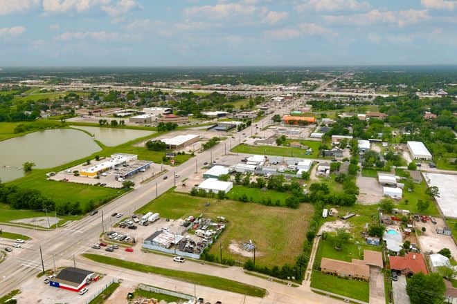 6149 Spencer Highway, Pasadena, TX 77505