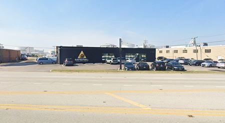 Industrial space for Rent at 1601 E Algonquin Rd in Mount Prospect