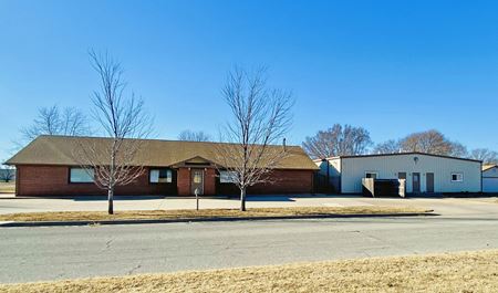Photo of commercial space at 984 E. Grand Ave. in Haysville
