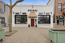 453 Center St