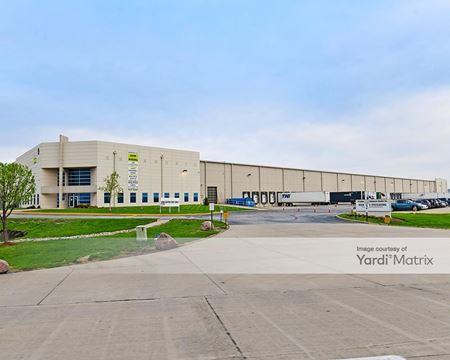 Photo of commercial space at 9 Gateway Commerce Center Drive East in Edwardsville