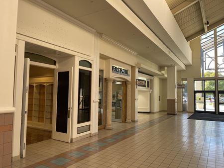 B05      Space Photo Gallery 2