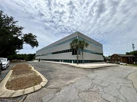 1101 Gulf Breeze Pkwy - Sublease - 3,842 SF