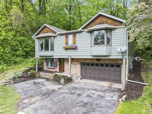 NE Rochester Hillside Home