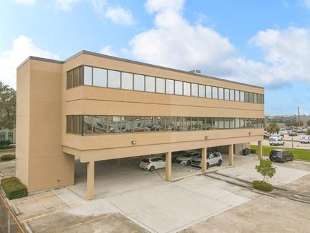 Versatile Space for Lease in Metairie Office Building - Metairie