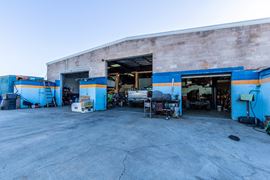 High Exposure Retail Building w/ Rear Yard Area
