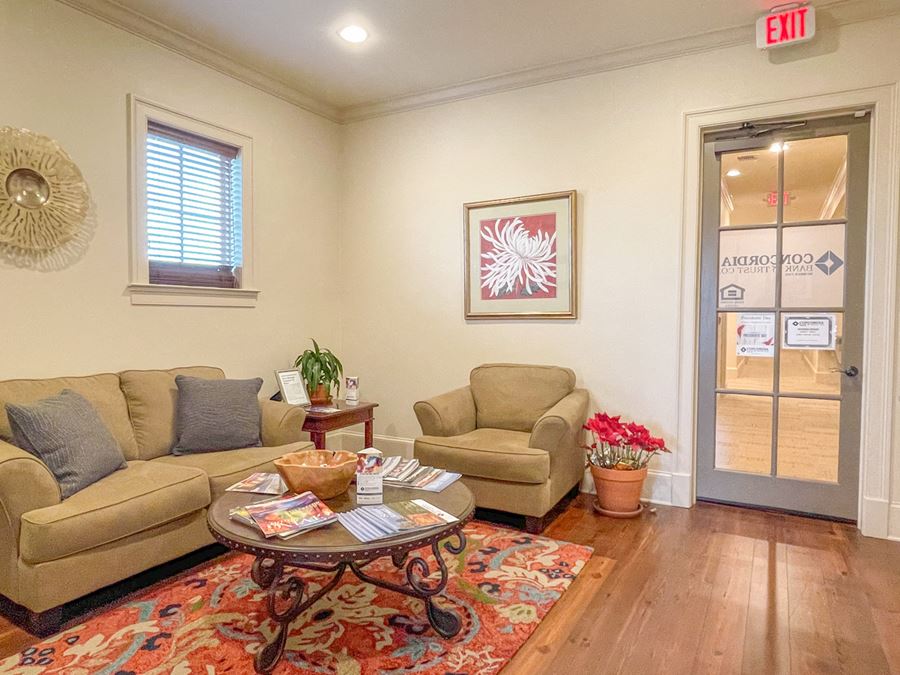 First-Class Executive Office Suites in the Village at Willow Grove