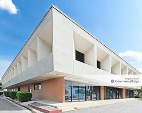 Louis Pasteur Professional Building - San Antonio