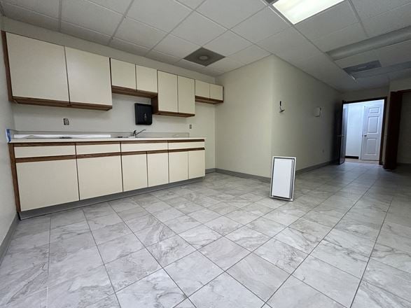 508 Idlewild Avenue, Suite 4 