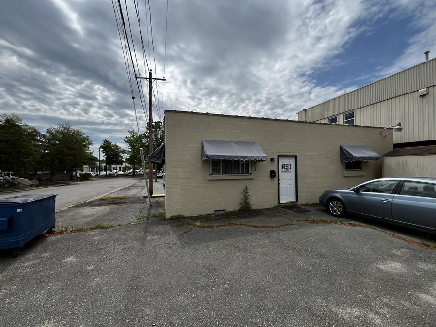 2105 Lake Avenue