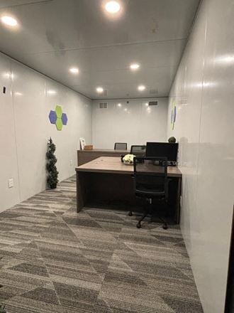 LionShare Cowork - Harbour Village