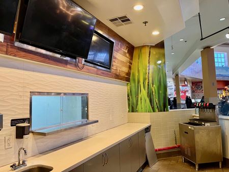 737      Space Photo Gallery 5