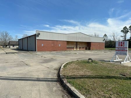 Retail space for Rent at 618 W Admiral Doyle Dr in New Iberia