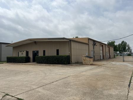 Photo of commercial space at 321 South Scott Street in Del City