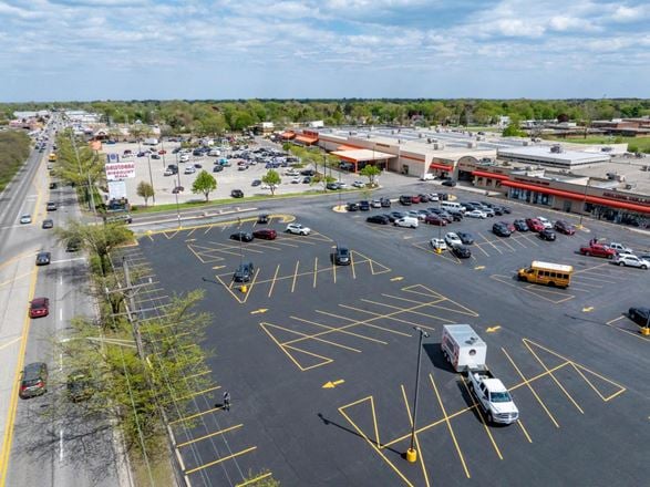 2135-2251 Belvidere Rd, Waukegan, IL