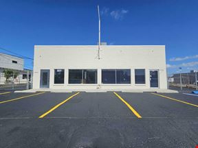 Showroom and Warehouse just north of Downtown Sarasota