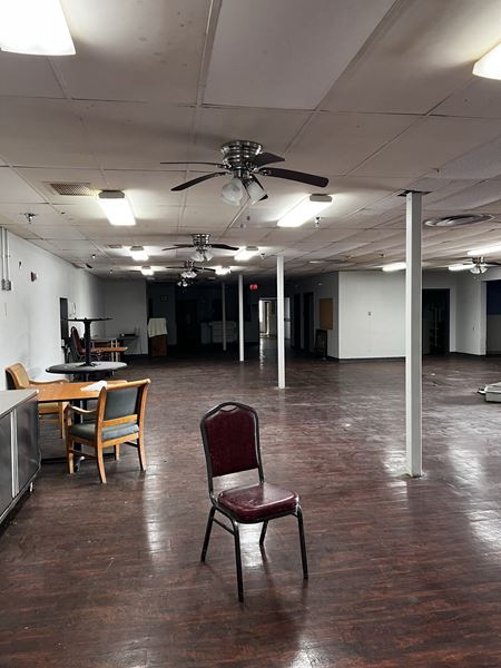 Photo of commercial space at 1901 South Laurel Street in Hope