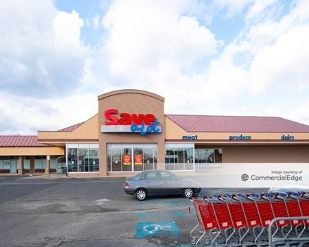Retail space for Rent at 1800 Delmar Drive in Folcroft