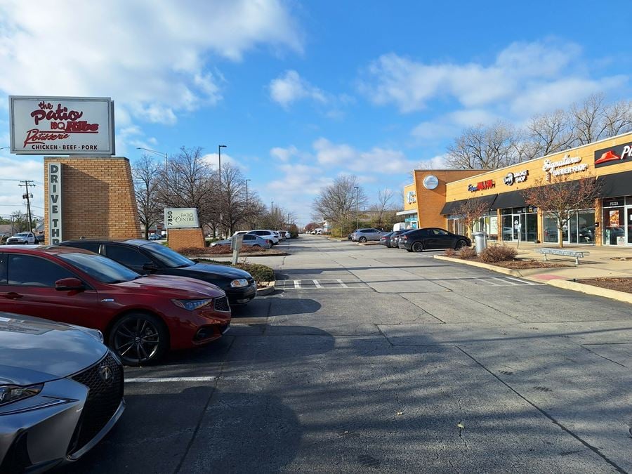 Patio Retail Centre | East End-Cap Space