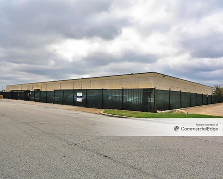 Photo of commercial space at 957 Heinz Way in Grand Prairie