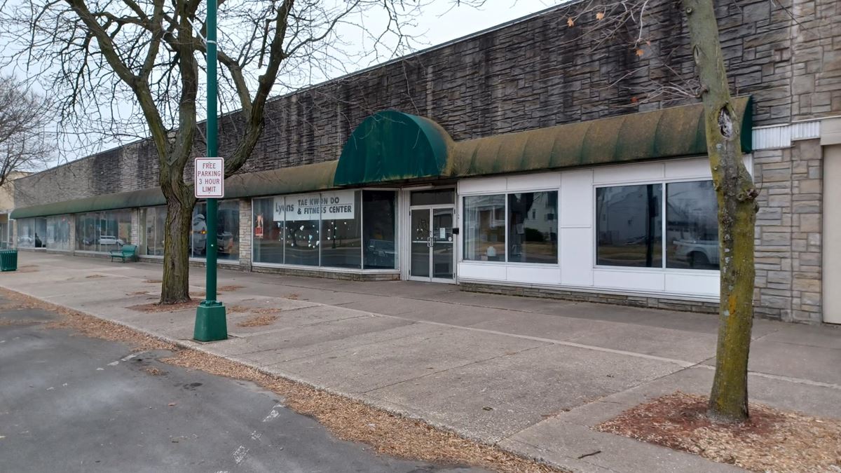 Retail in Clinton