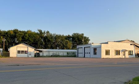 Photo of commercial space at 4208-10 & 4216 Floyd Boulevard in Sioux City