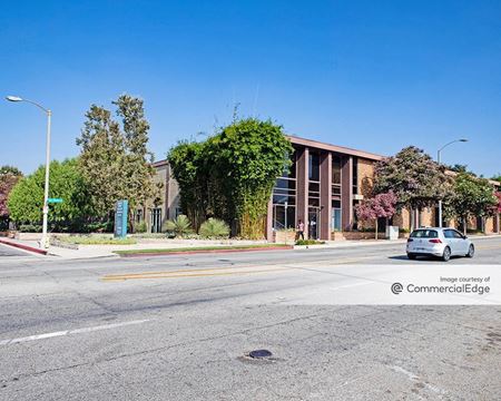 Photo of commercial space at 433 North Fair Oaks Avenue in Pasadena