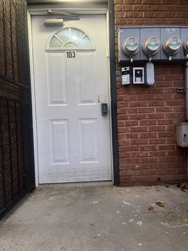103 Hart St