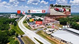 ±3,520-SF Restaurant with Convenient Access Off I-85