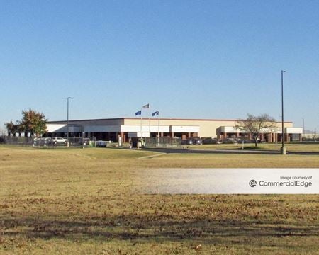 Photo of commercial space at 5300 South Meridian Avenue in Oklahoma City