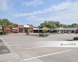 Lake Park Plaza