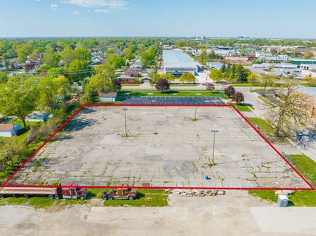 Commercial space for Sale at 23807 Pinewood Street in Warren