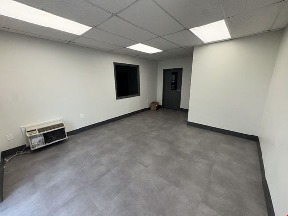 6619-6631 Iron Place