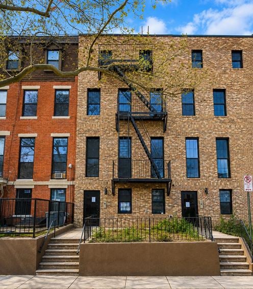 22 Patchen Ave