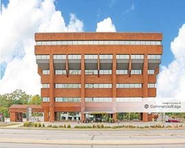 2675 North Mayfair Road