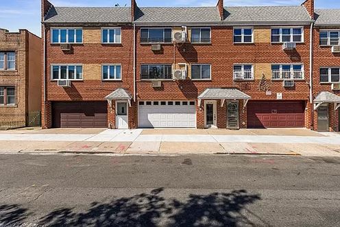 22-47 Harman St