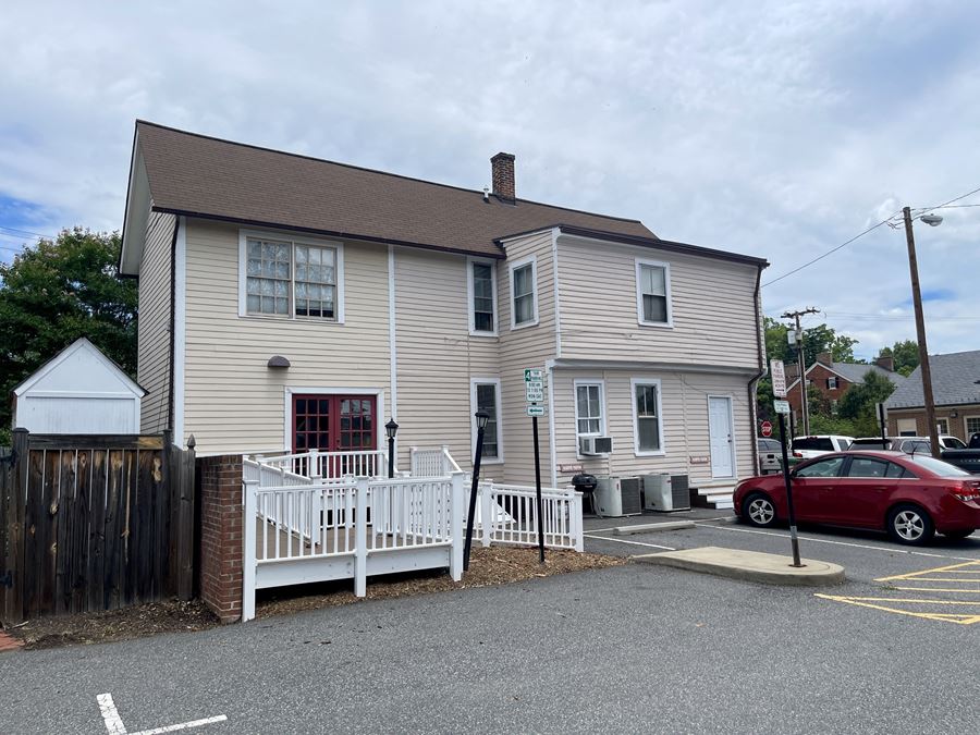 406 Amelia St