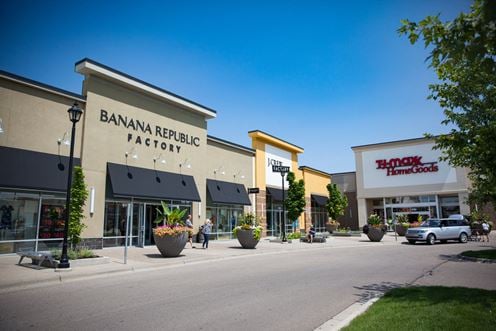 Shoppes at Knollwood