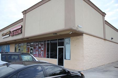 Retail space for Rent at 9602 Jensen Dr in Houston