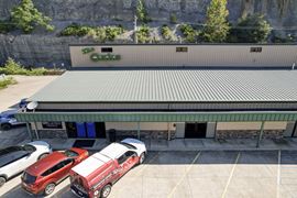 Oaks Plaza