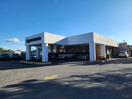 Commercial Building with Abundant Parking for Lease
