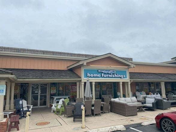 Talbot Town Shopping Center - 218 N. Washington Street