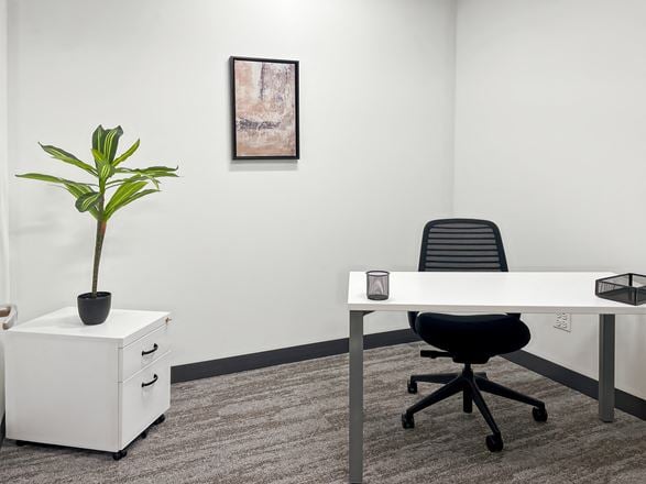 Regus - Westmont - Oakmont Plaza Drive