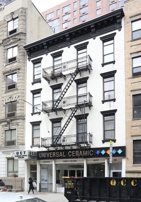 Commercial space for Rent at 233 E 33rd St in New York
