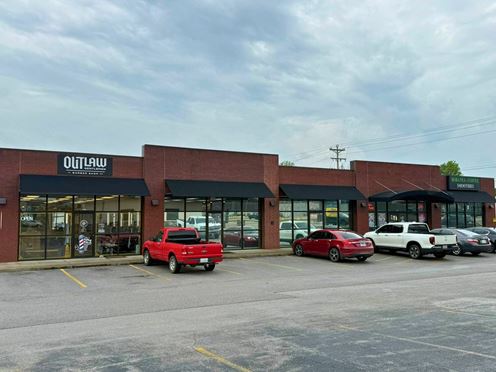 RETAIL CENTER FOR LEASE IN ROGERSVILLE